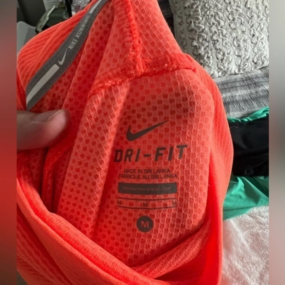 NIKE running top‎